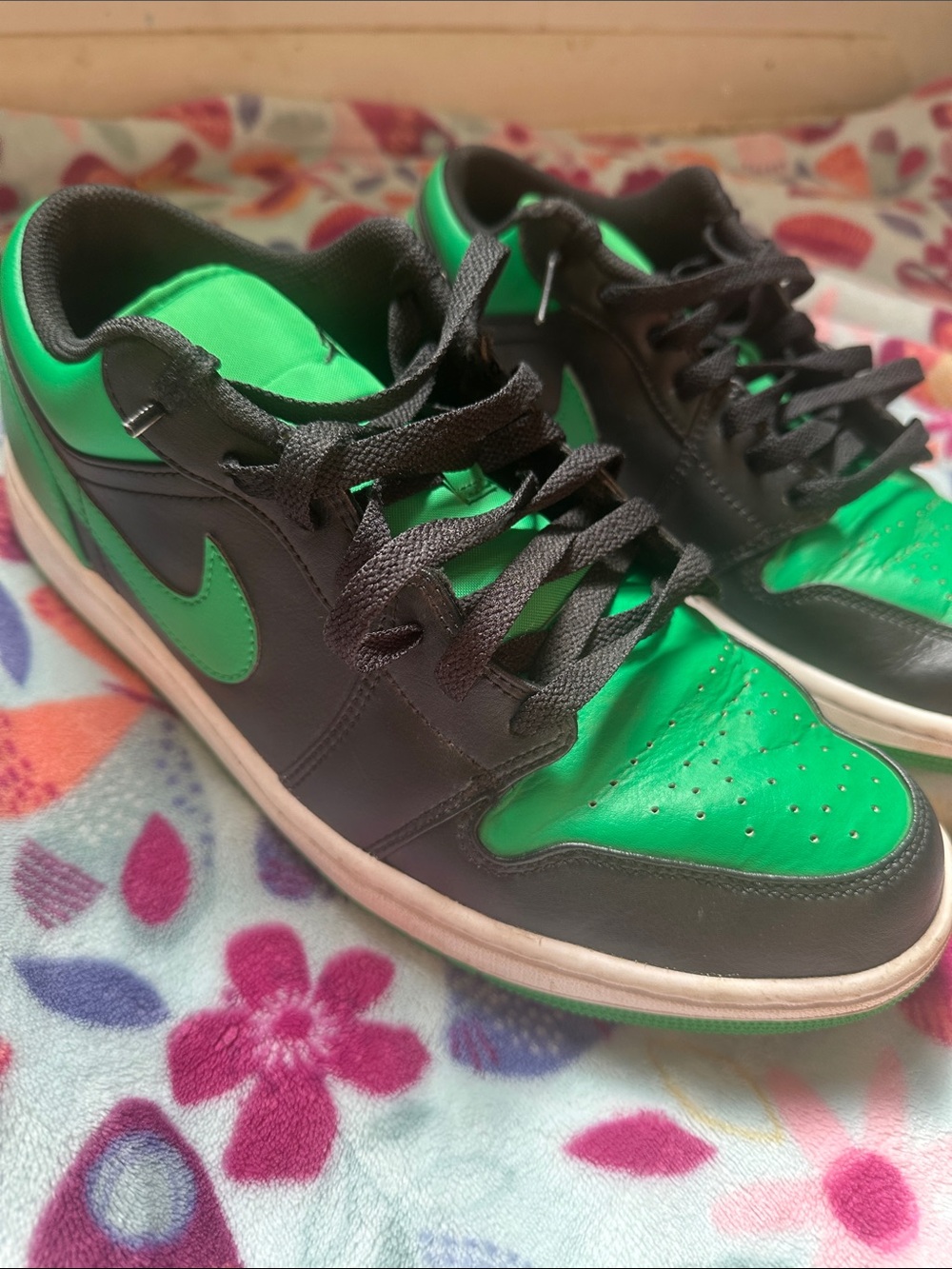 Nike Black and Bright Green Low-Top Sneakers